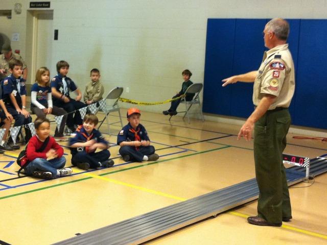 2012/01(Jan)/IAN'S PINEWOOD DERBY/640x480_2012-01-28-Ian's 1st Pinewood Derby-6.jpg